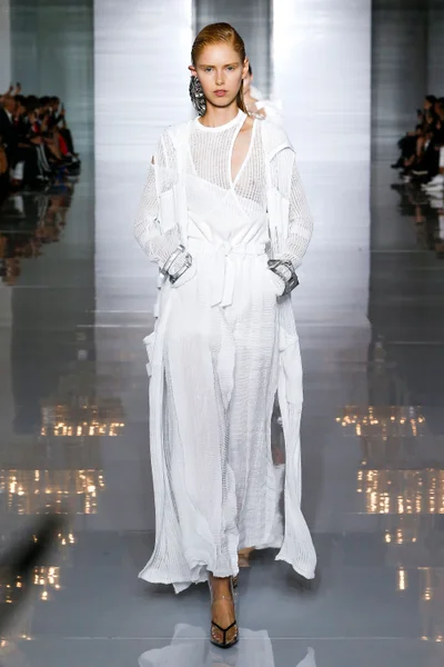 Look 3